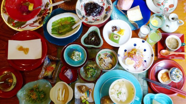 沖縄第一ホテルで約50品目の薬膳朝食！沖縄伝統野菜たっぷりです #旅の朝ごはん