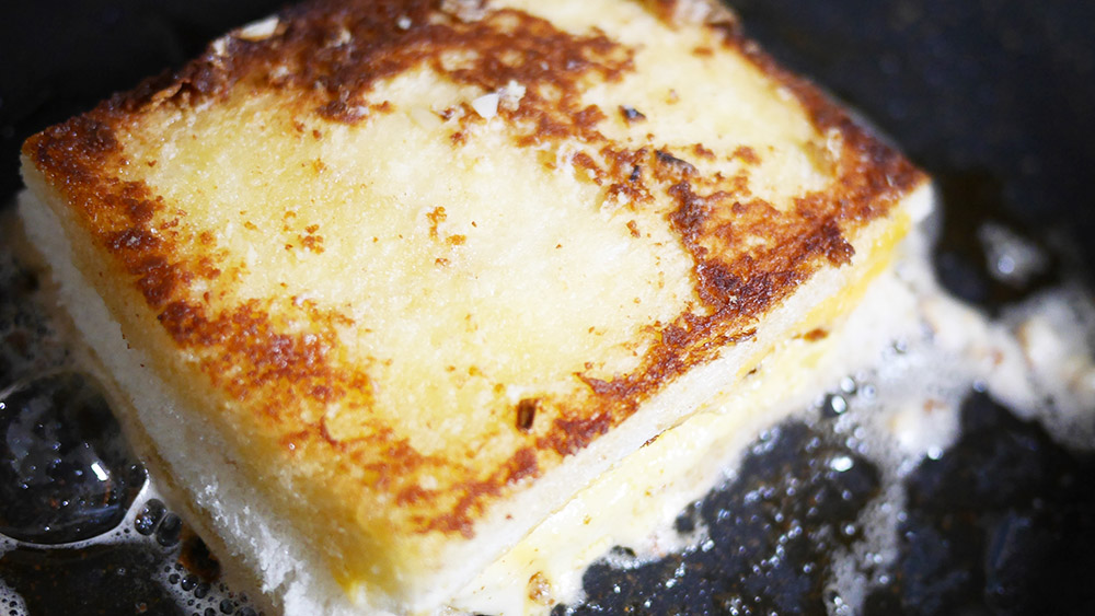 【和訳付き】ディズニー公式レシピ「グリルドチーズ・サンドウィッチ」ポイント解説も！（Grilled Cheese Sandwich）