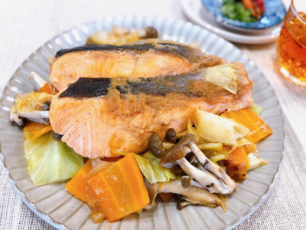 北海道 鮭のちゃんちゃん焼き のレシピ フライパンで簡単に作ろう ご当地グルメ Hitotema ひとてま