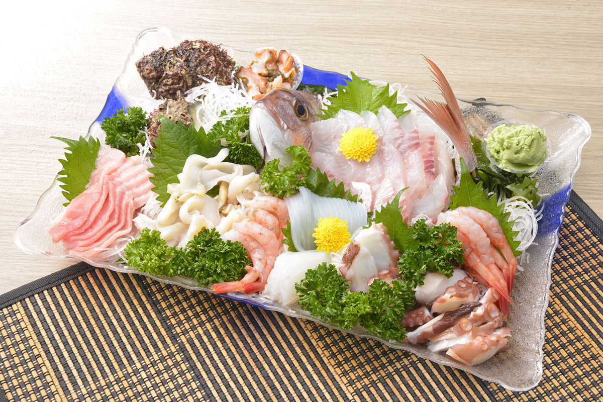 日本海の絶品海産物をたっぷり直送！「能登の朝どれ 『いきいき七尾魚』お刺身詰め合わせ」